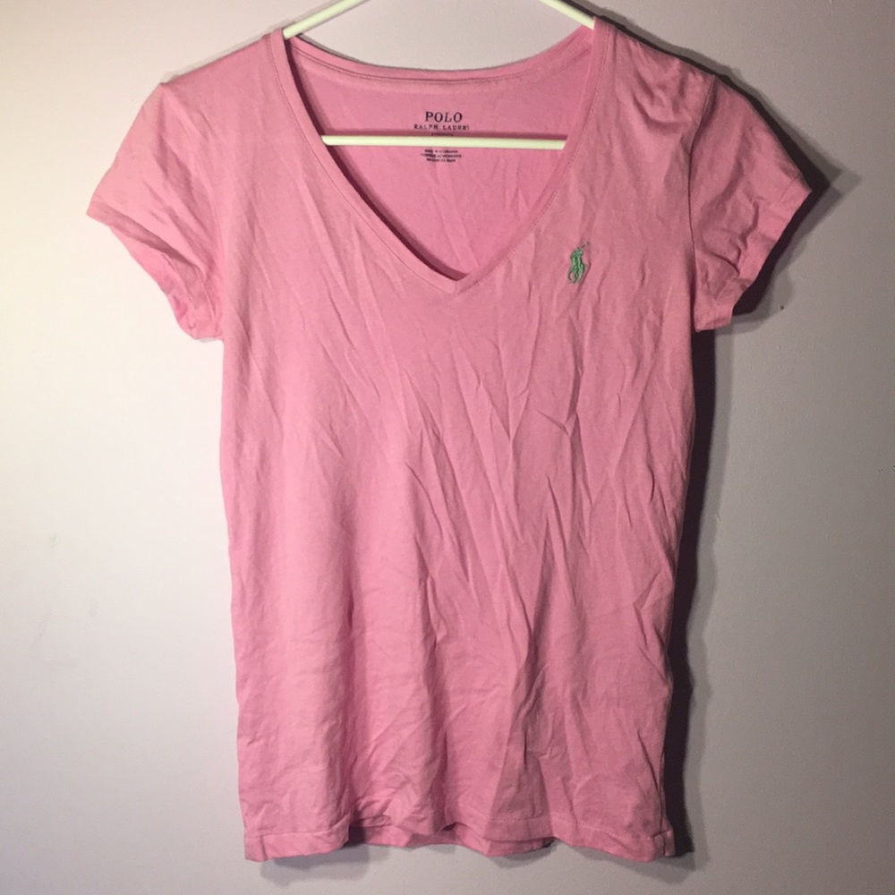 v-neck tee